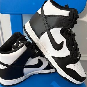 Nike Black and White Sneakers Brand New size 7.5 men or 9 women
